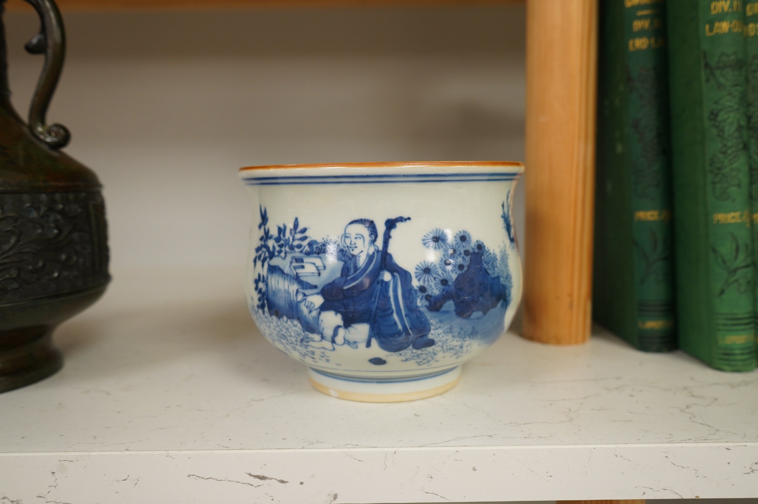 A Chinese blue and white bowl, Kangxi style, 14cm diameter. Condition - good